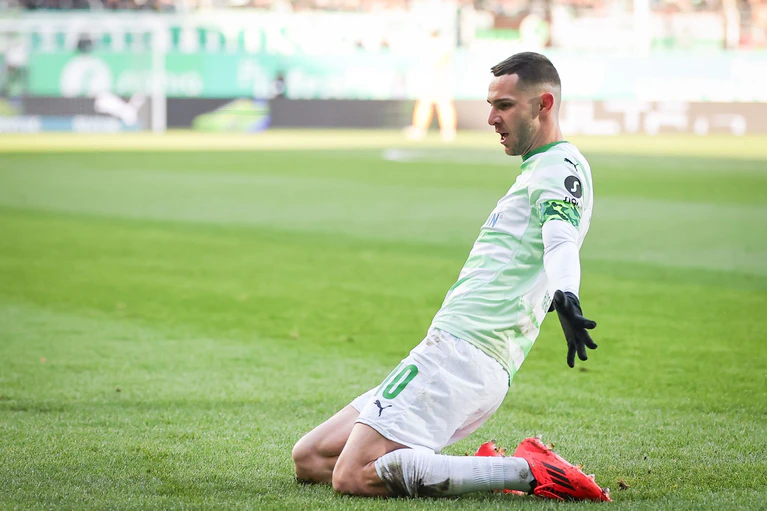 Branimir Hrgota traf zum 1:0 für Fürth. — © Daniel Karmann/dpa