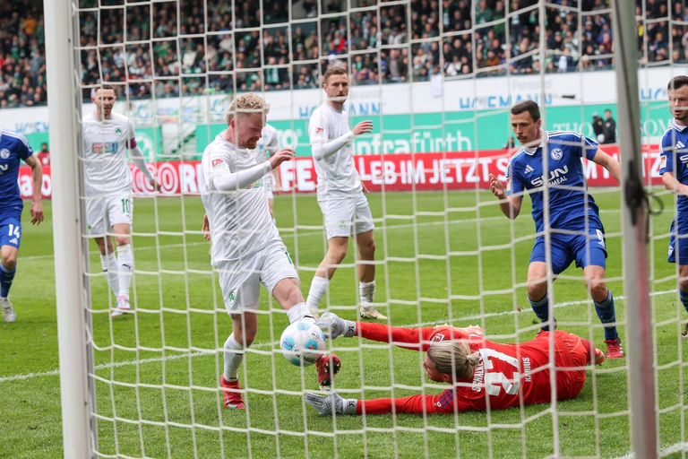 Torschütze zum 2:1, Jomaine Consbruch. — © Daniel Löb/dpa