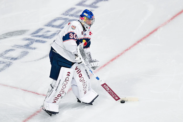 Die Saison von Antoine Bibeau und dem EHC Red Bull München ist zu Ende. (Archivbild) — © Uwe Anspach/dpa