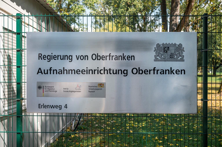 Das Bamberger Ankerzentrum soll länger bleiben als ursprünglich geplant. (Archivbild) — © Daniel Vogl/dpa