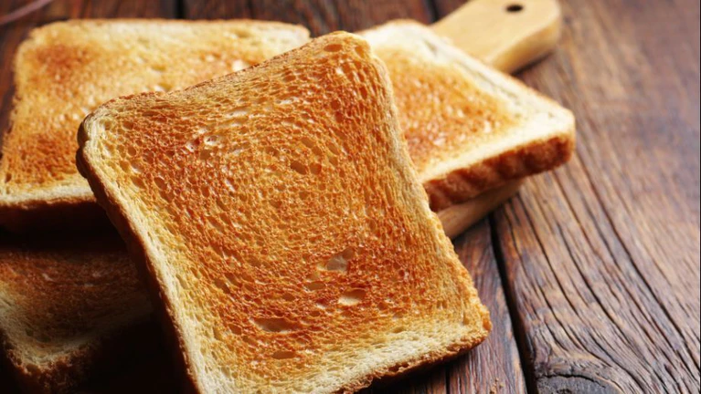 Toast — © Bildnachweis: SasaJo / IStock