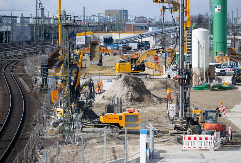 Bis zu den Spielen dürften endlich Bahnen fahren: Die zweite S-Bahn-Stammstrecke soll 2036 fertig werden (Archivbild). — © Sven Hoppe/dpa