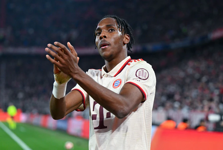 Vorm Abschied: Mathys Tel nach dem Spiel gegen Bratislava. — © Sven Hoppe/dpa