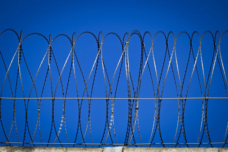 Für den TV-Krimi wurde auch in einer echten Justizvollzugsanstalt in Laufen-Lebenau gedreht. (Archivbild) — © Soeren Stache/dpa
