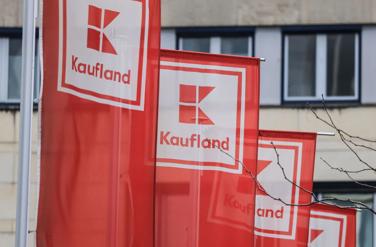 Die Supermarktkette Kaufland zieht nach Medienberichten Konsequenzen.  — © Oliver Berg/dpa