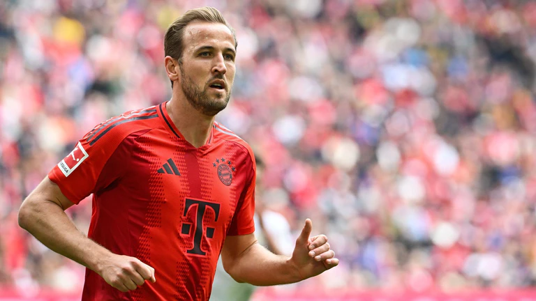 Harry Kane kann beim möglichen Münchner Meisterstück in Leipzig wegen einer Gelb-Sperre nicht mitwirken. — © Peter Kneffel/dpa