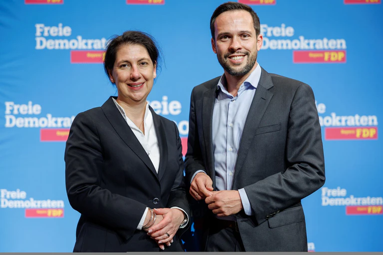 MIt Martin Hagen und Katja Hessel an der Spitze geht die Bayern-FDP in die Bundestaswahl (Archivbild).  — © Daniel Karmann/dpa