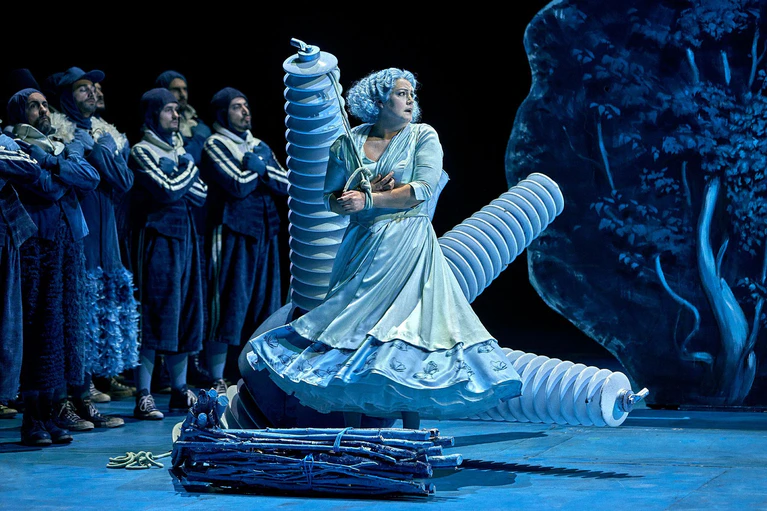 Bayreuths Elsa in der Oper «Lohengrin». — © Enrico Nawrath/Bayreuther Festspiele/dpa
