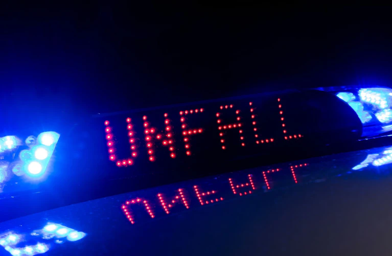 Nach zwei Unfällen ist die A3 komplett gesperrt. (Symbolbild) — © Monika Skolimowska/dpa-Zentralbild/dpa