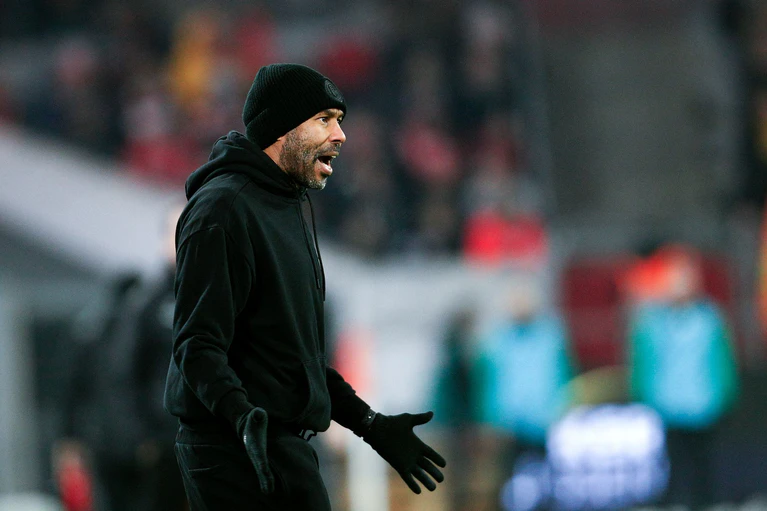 Fortuna-Coach Thioune war unzufrieden mit seinem Team. — © Roland Weihrauch/dpa