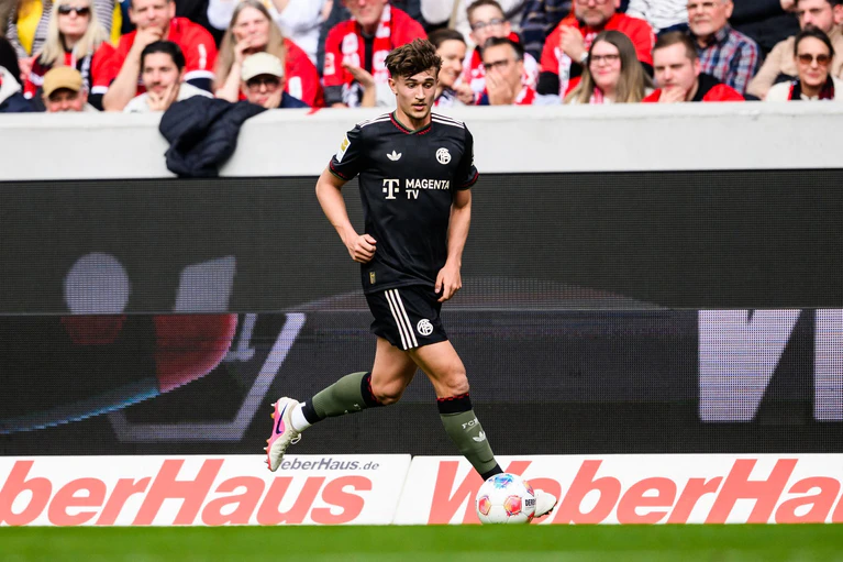 Tom Bischof fehlt dem FC Bayern vorerst verletzt. (Archivbild) — © Tom Weller/dpa