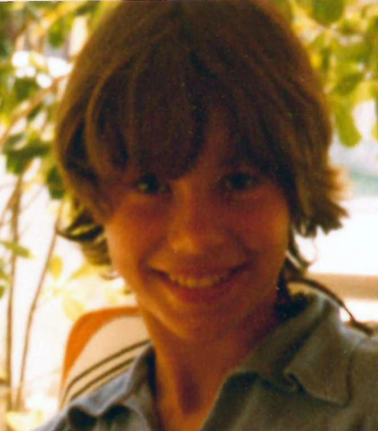 Die 13 Jahre alte Sonja Hurler wurde 1981 ermordet. Die Kripo rollte den Fall 2023 neu auf. — © -/Polizeipräsidium Schwaben Süd/West/dpa