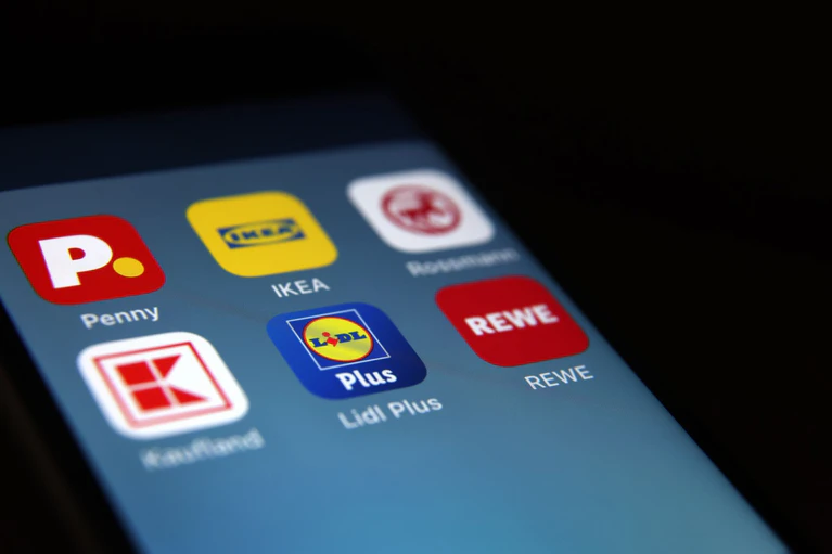 Viele Lebensmittelhändler setzen auf Apps, um Kunden fester an sich zu binden. — © Karl-Josef Hildenbrand/dpa