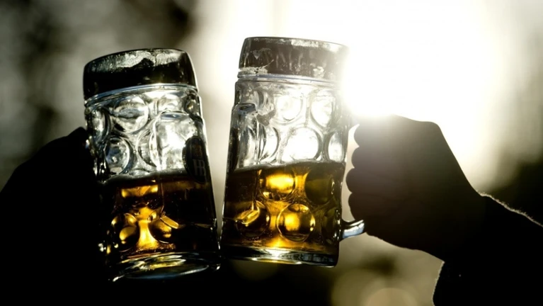 Biergärten, Biergarten, Wiesn-Mass, Bierpreis — © Bild: Sven Hoppe/Archiv