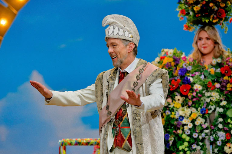 Publikumsliebling Zeppenfeld als Hans Sachs. — © Enrico Nawrath/Bayreuther Festspiele/dpa
