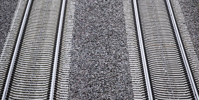 Die BEG sucht einen Betreiber für den Bahn-Regionalverkehr rund um Würzburg ab 2029 — © Julian Stratenschulte/dpa