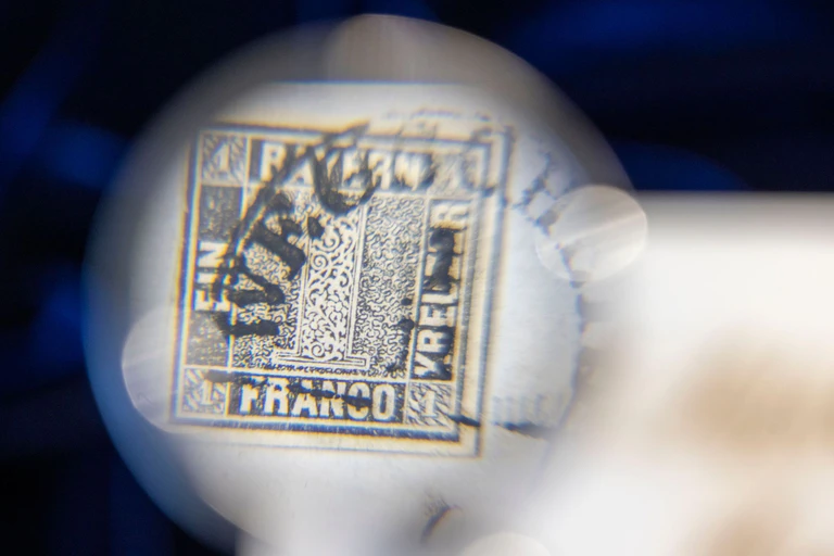 Der Schwarze Einser gilt als erste Briefmarke Deutschlands. — © Helmut Fricke/dpa