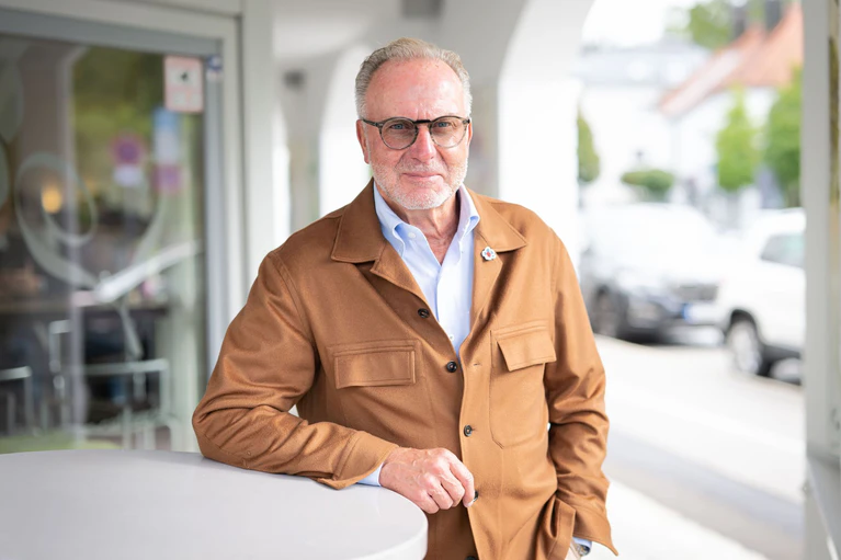 Karl-Heinz Rummenigge warnt seine Bayern vor dem Rückspiel gegen Real. (Archivbild) — © Lukas Barth/dpa