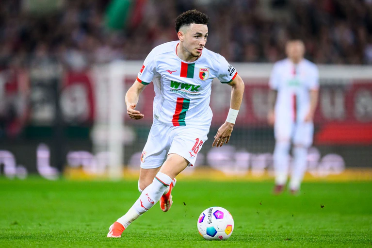 Ruben Vargas zieht es weg aus Augsburg. — © Tom Weller/dpa