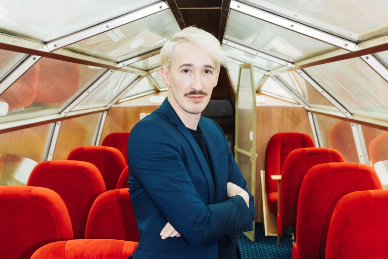 Neil Barry Moss bleibt bis mindestens 2029 Intendant am Landestheater Coburg. — © Eike Walkenhorst/-/dpa