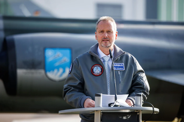 Setzt auf europäische Zusammenarbeit: Michael Schöllhorn, Chef der Airbus-Rüstungssparte (Archivbild).  — © Matthias Balk/dpa