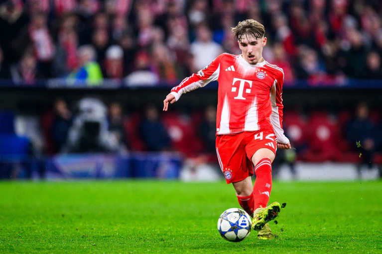 Trägt auch gern das Bayern-Trikot: Lennart Karl. (Archivbild) — © Tom Weller/dpa