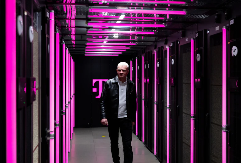Das Rechenzentrum wird nach Angaben der Telekom vollständig aus erneuerbaren Energien betrieben.  — © Sven Hoppe/dpa