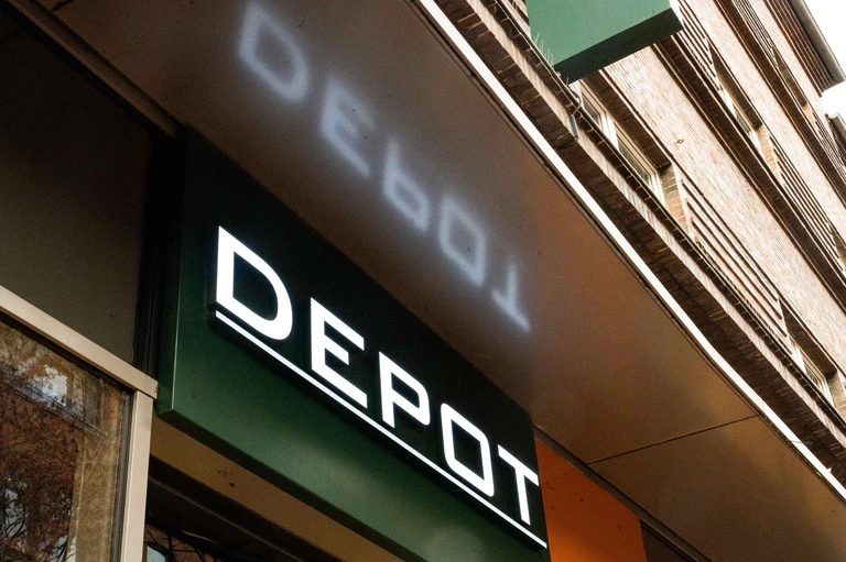 Der Einrichtungsfachhandel, zu dem Depot zählt, hatte es zuletzt schwer.  — © Alicia Windzio/dpa