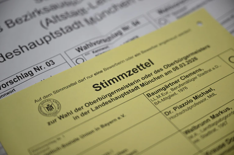 Bei der Kommunalwahl ist der Anteil von Frauen, die sich um Bürgermeisterposten bewerben niedriger als vor sechs Jahren. (Archivbild) — © Felix Hörhager/dpa