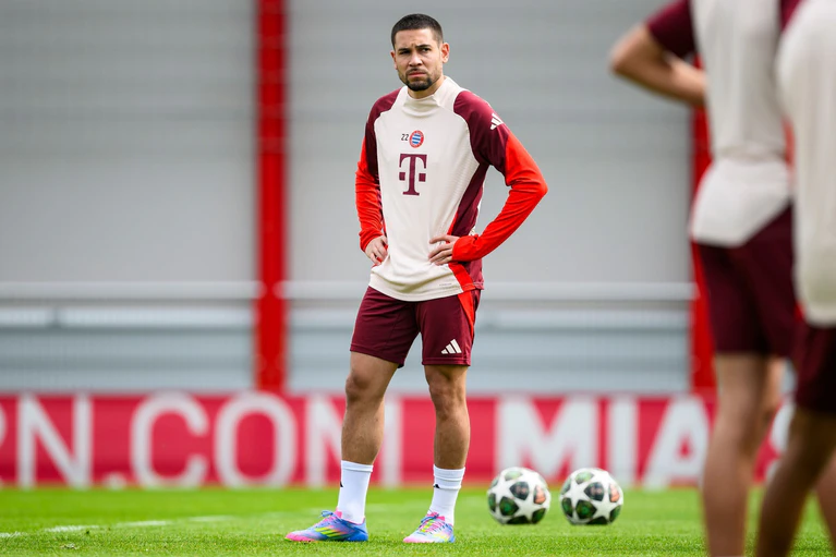 Raphaël Guerreiro fällt verletzt aus. — © Tom Weller/dpa