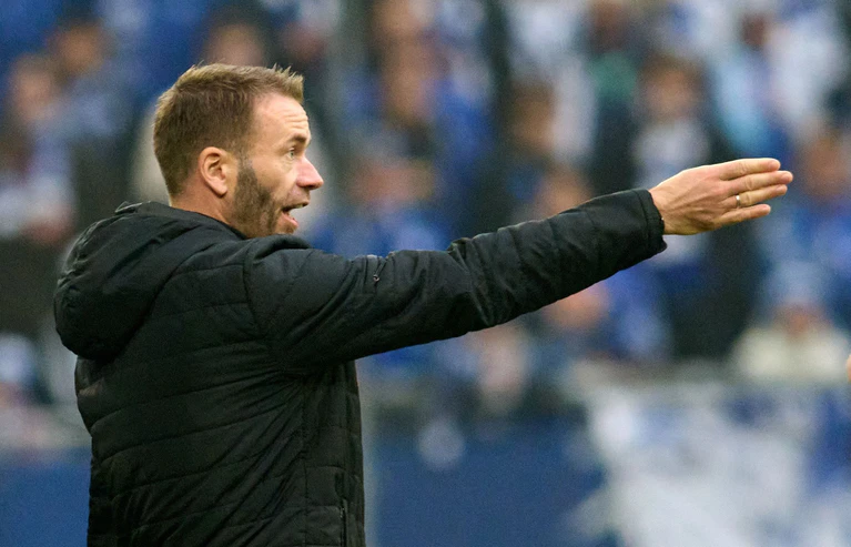 Andreas Patz bei seiner ersten Niederlage als Jahn-Coach.  — © Bernd Thissen/dpa