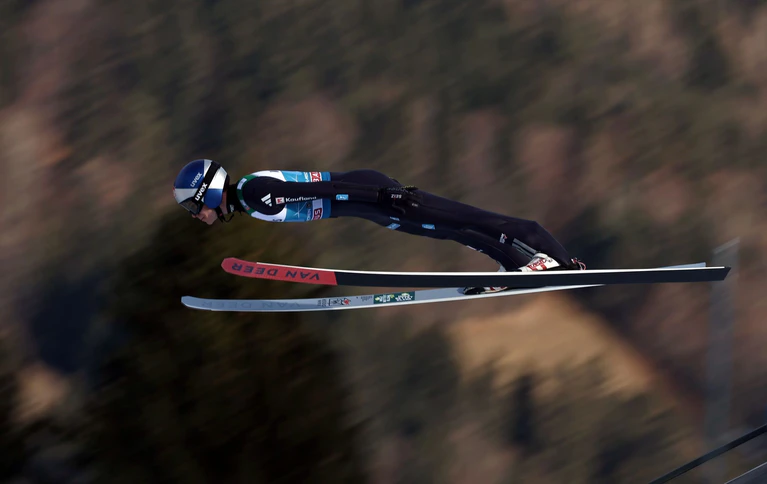 Andreas Wellinger schafft es erneut nicht in den zweiten Durchgang. — © Daniel Karmann/dpa