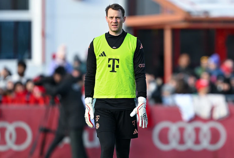 Manuel Neuer könnte Urbig einiges lehren. — © Sven Hoppe/dpa