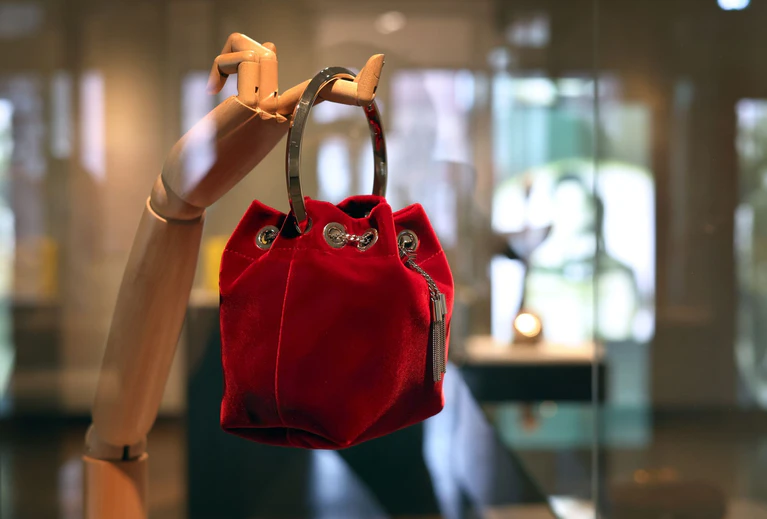 Mittlerweile sind Handtaschen mehr als nur ein Accessoire.  — © Karl-Josef Hildenbrand/dpa