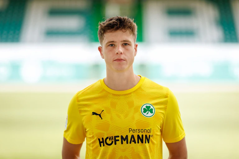 Keeper Sebastian Jung wechselt in die Slowakei. (Archivbild) — © Daniel Karmann/dpa
