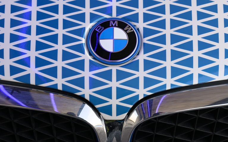 BMW steht für Technologieoffenheit - vom Verbrenner bis zum Wasserstoffauto. — © Hendrik Schmidt/dpa