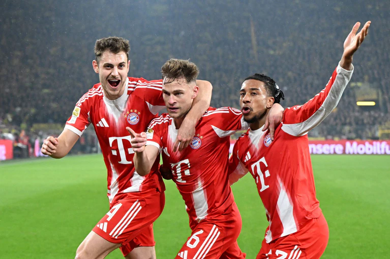 «Weltklasse», schwärmte selbst BVB-Coach Niko Kovac über Matchwinner Joshua Kimmich (m.) — © Federico Gambarini/dpa