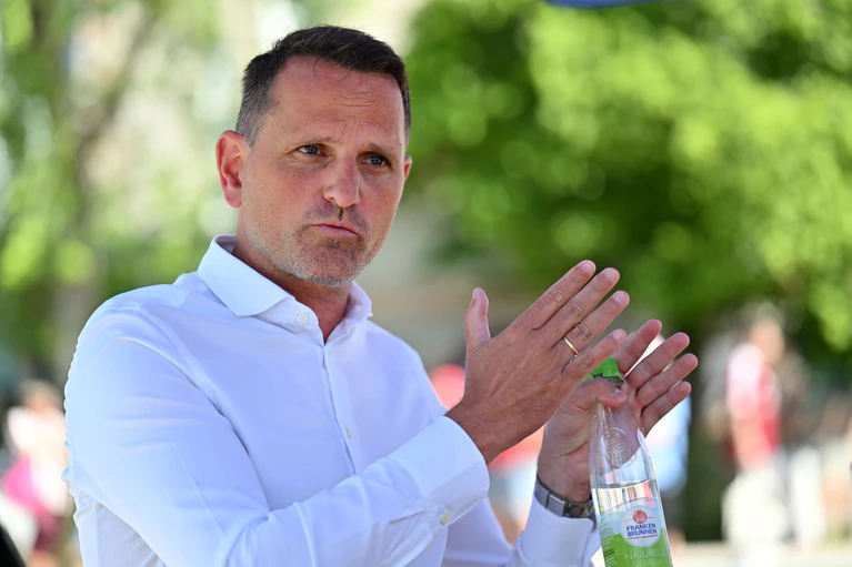 Sportvorstand Joti Chatzialexiou fordert einen Sieg am Wochenende. — © Martin Schutt/dpa