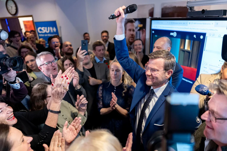 CSU-Amtsinhaber Marcus König setzte sich in Nürnberg durch.  — © Daniel Karmann/dpa