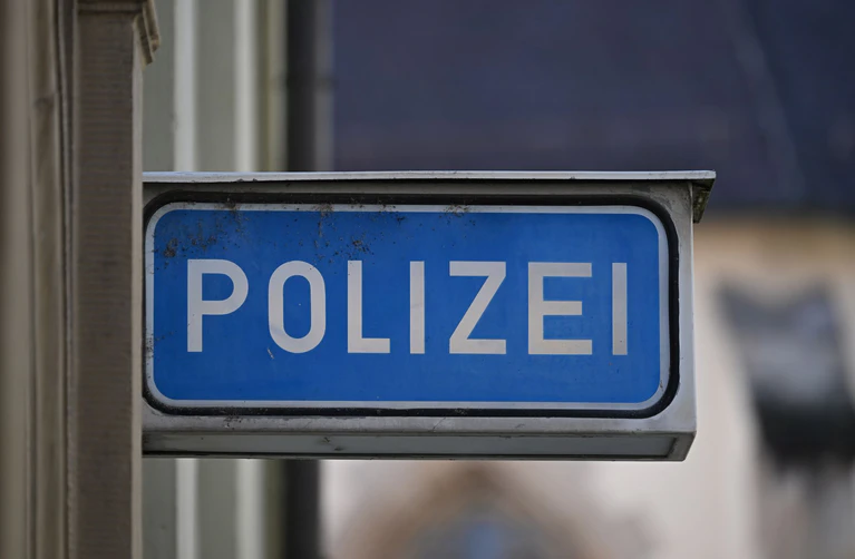 Wer kann der Polizei helfen, den Eigentümer der toten Tiere zu finden? (Symbolbild) — © Bernd Weißbrod/dpa