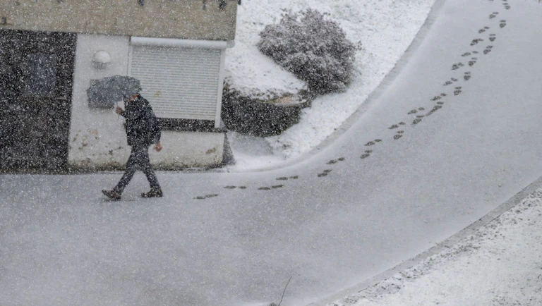 Im Allgäu kam es am Anfang der Woche zu Schneefällen. — © Peter Kneffel/dpa
