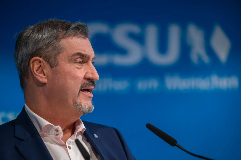 CSU-Chef Markus Söder wählt klare Worte in Richtung AfD.  — © Peter Kneffel/dpa