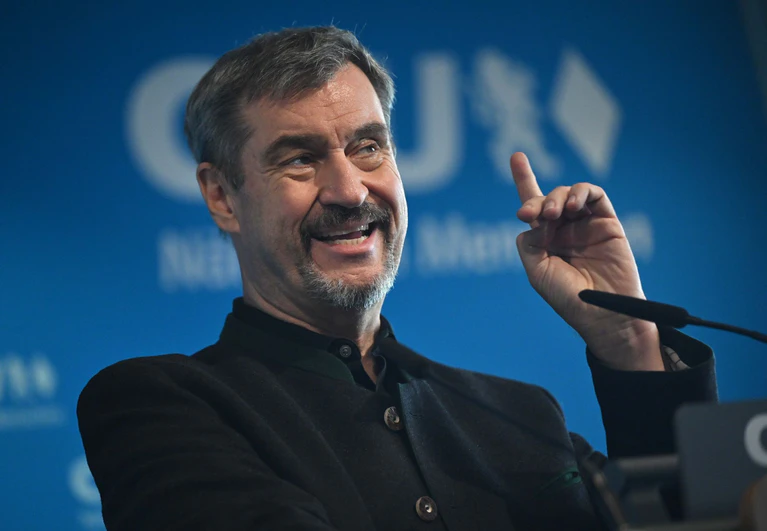 Und auch er will für Klarheit sorgen.   — © Peter Kneffel/dpa