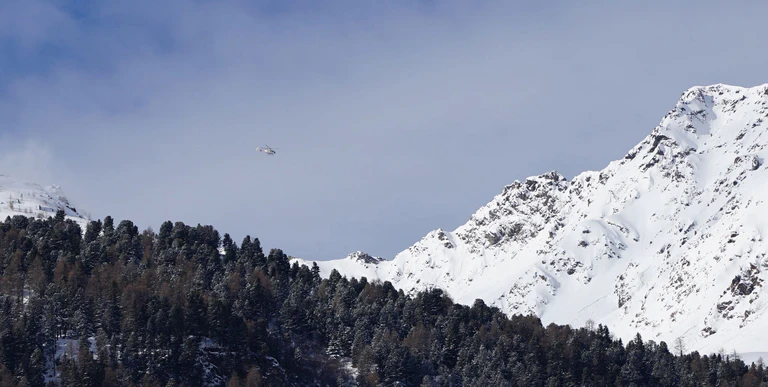 Der Deutsche rutschte auf einem Schneefeld aus und stürzte in die Tiefe. (Symbolbild) — © Zoom.Tirol/APA/dpa