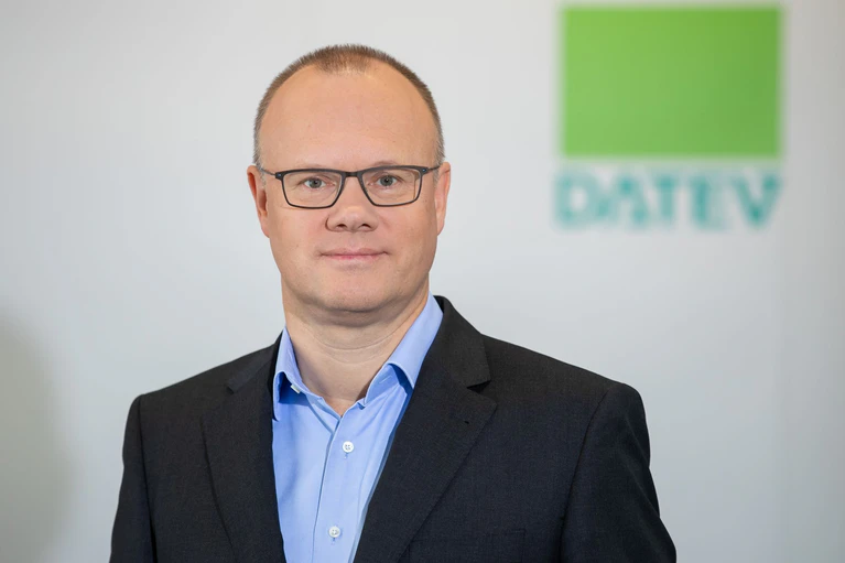 Robert Mayr, Chef des IT-Dienstleisters Datev, sieht Warnsignale im Mittelstand (Archivbild) — © Daniel Karmann/dpa