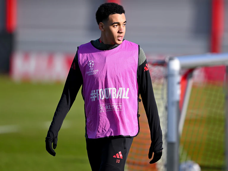 Jamal Musiala beim Abschlusstraining vor dem Eindhoven-Spiel. — © Sven Hoppe/dpa