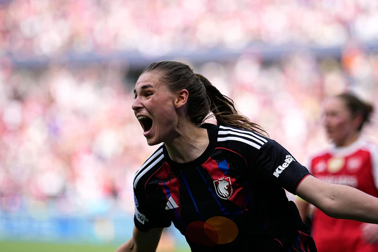Jule Brand führte Lyon ins Finale der Champions League.  — © Laurent Cipriani/AP/dpa