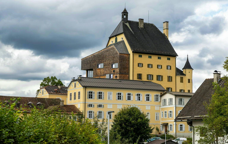 Im ehemaligen Kloster Goldenstein leben die Nonnen seit Monaten als «Kloster-Besetzerinnen». (Archivbild) — © Chris Hofer/FRANZ NEUMAYR/dpa