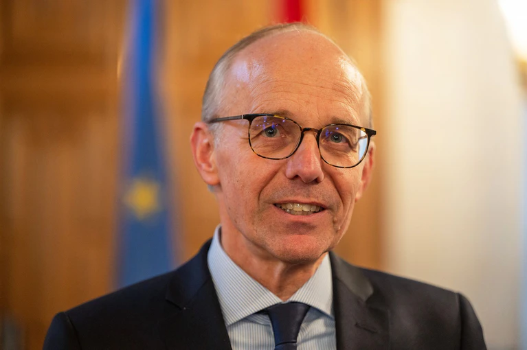 Luxemburgs Regierungschef Luc Frieden hofft nach der Bundestagswahl auf eine «stabile Regierung in Deutschland». (Archivfoto) — © Harald Tittel/dpa