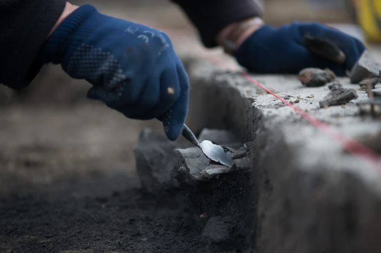 Archäologen haben bei Weilheim Funde aus der Bronze- und Römerzeit gesichert. (Symbolbild) — © picture alliance / Klaus-Dietmar Gabbert/ZB/dpa